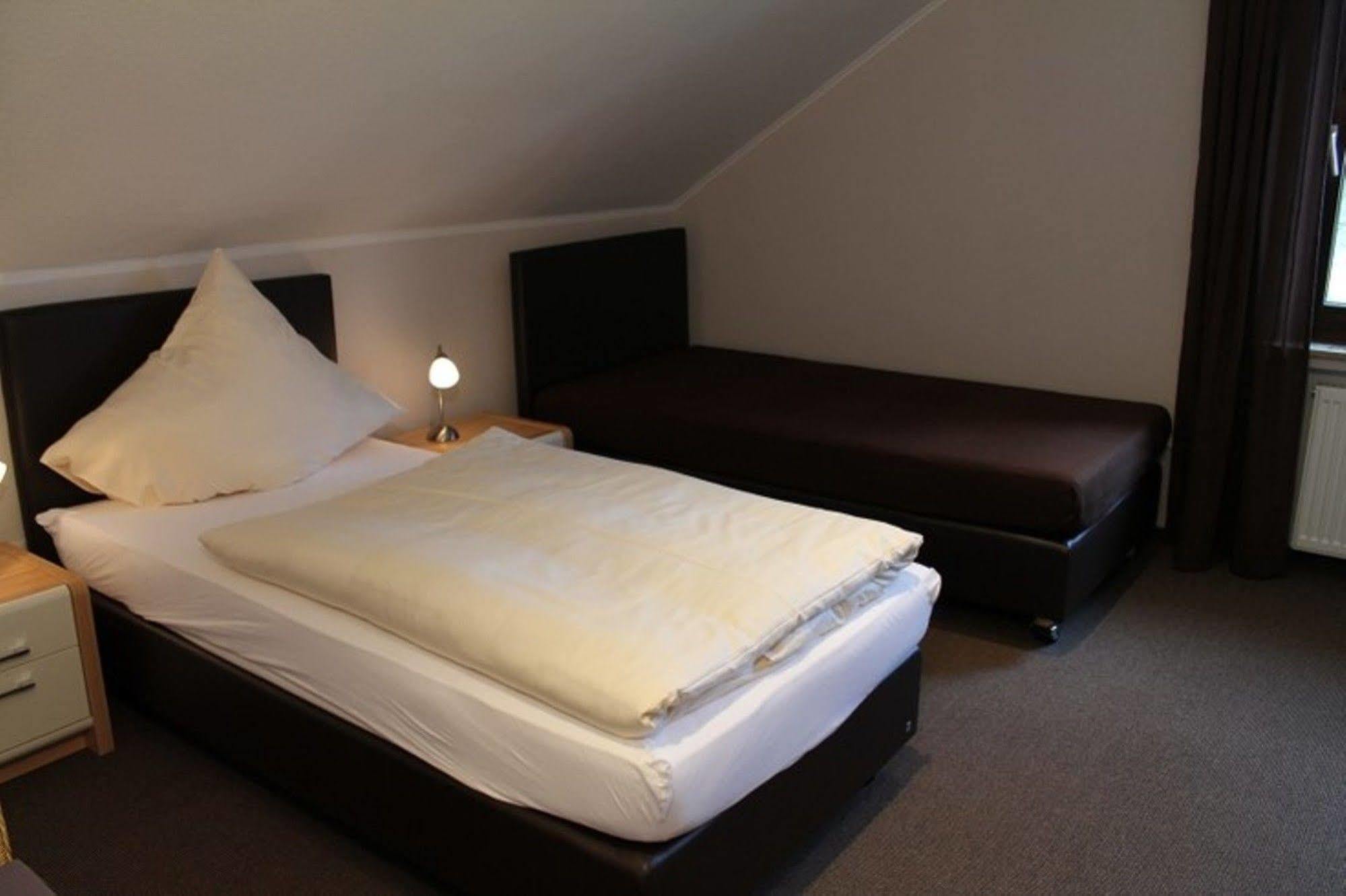 Hövelhof Landhaus Hotel Goeke מראה חיצוני תמונה