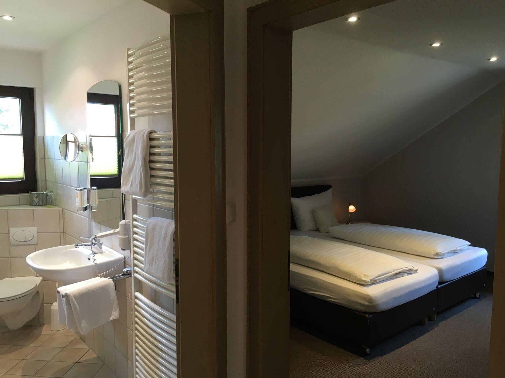 Hövelhof Landhaus Hotel Goeke מראה חיצוני תמונה