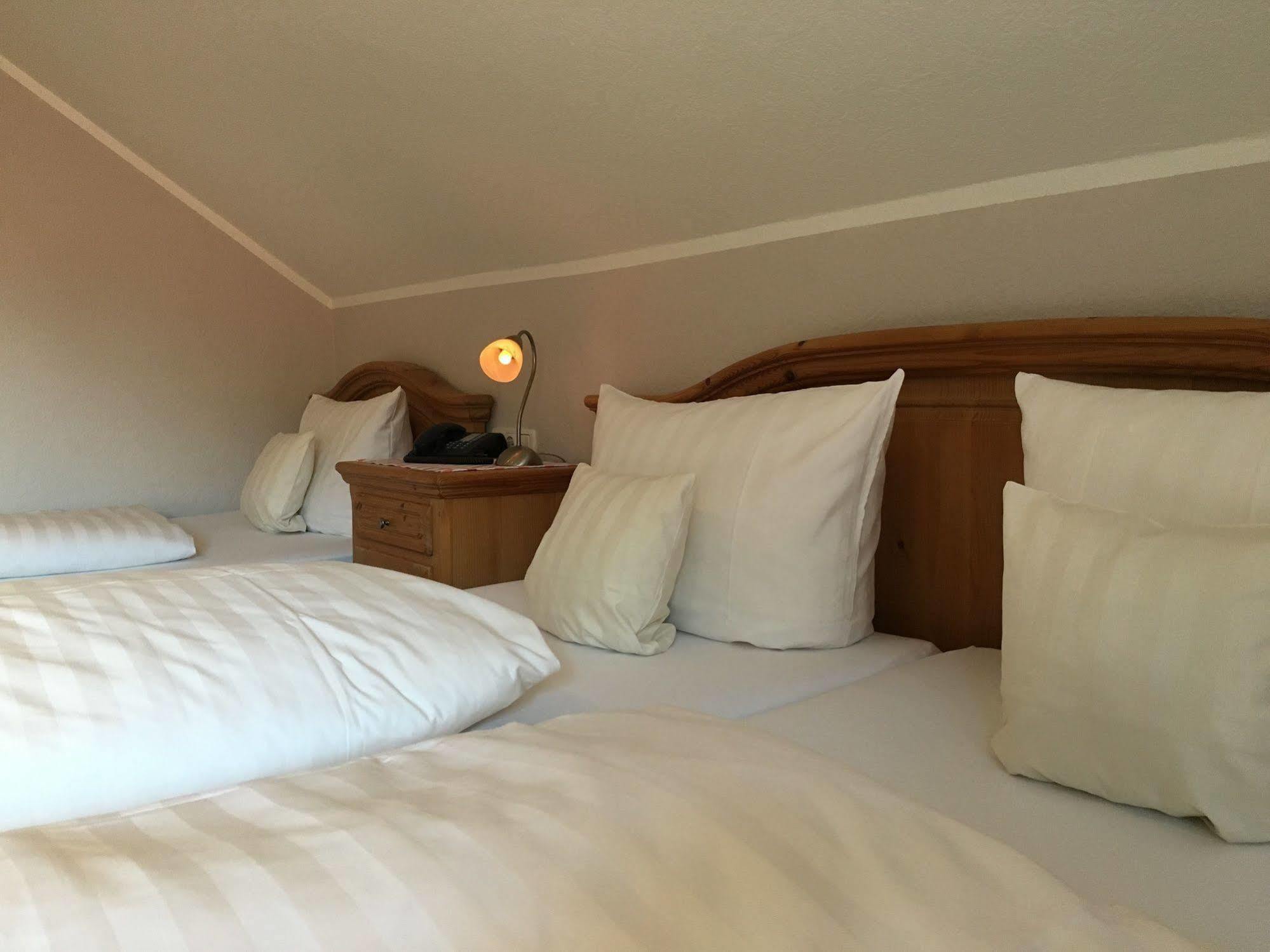Hövelhof Landhaus Hotel Goeke מראה חיצוני תמונה