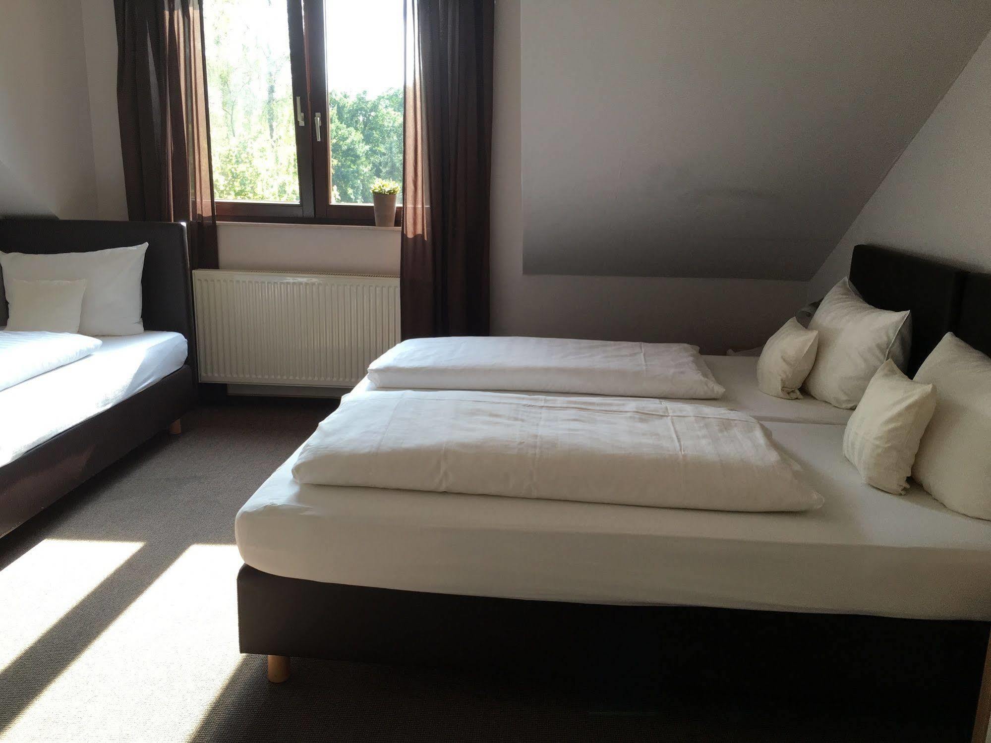 Hövelhof Landhaus Hotel Goeke מראה חיצוני תמונה